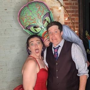 Meet your Posher, Hunter